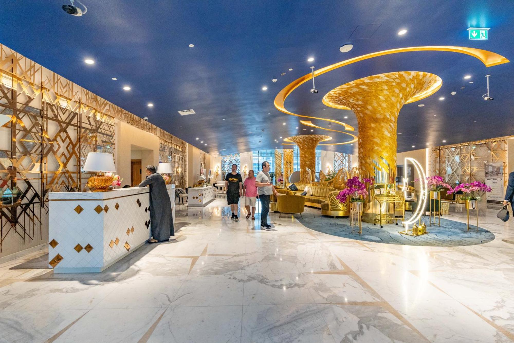 Spacious Luxe Family With Canal & Burj Khalifa View Dubái
