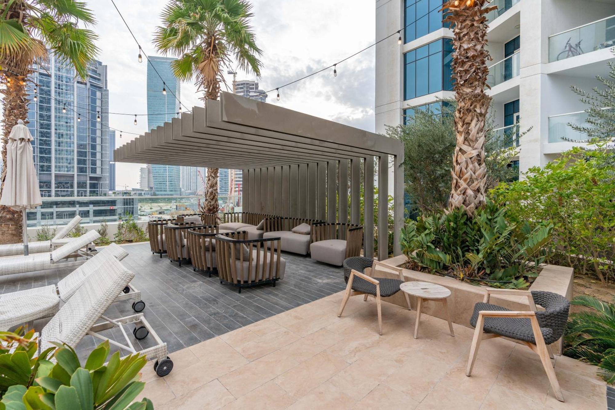 Spacious Luxe Family With Canal & Burj Khalifa View Dubái