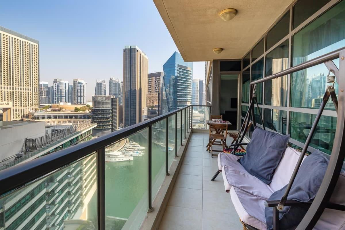Frank Porter - Marina Quays West Tower Apartment Dubai