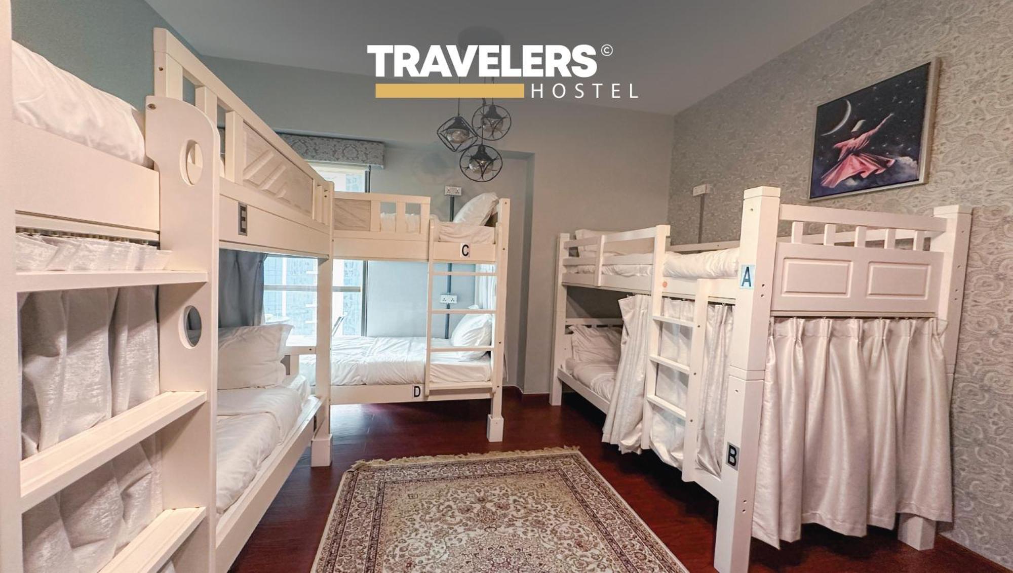 Travelers - Marina Hostal Dubái