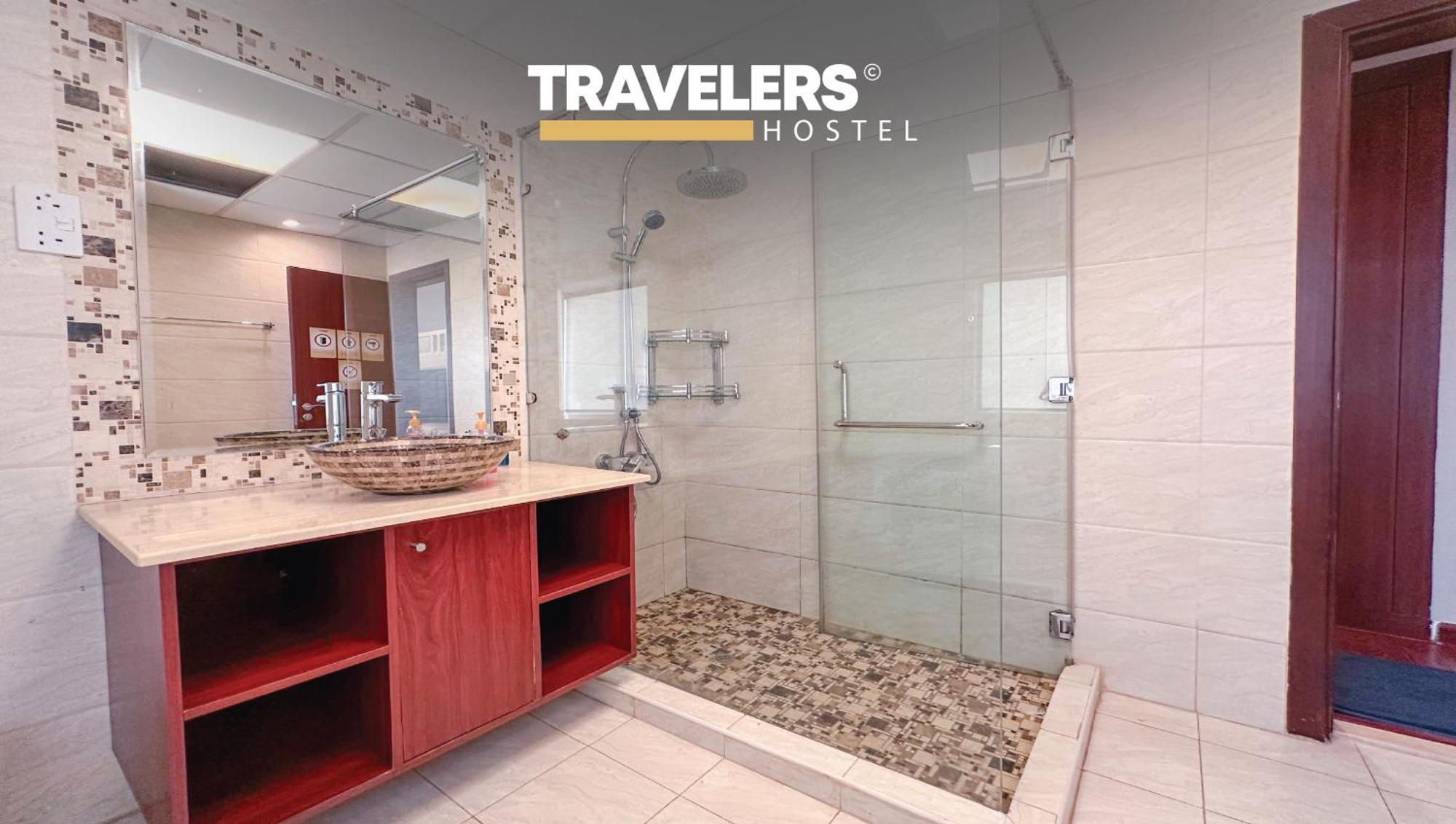 Hostal Travelers - Marina