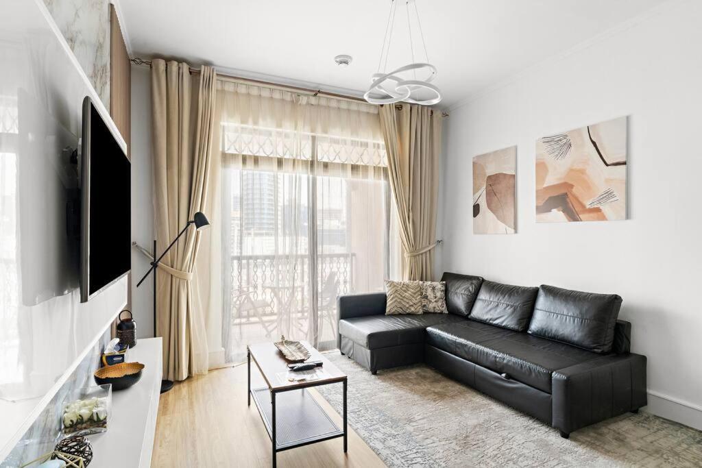 First Class Peaceful 1Br Pool Parking Near Burj Khalifa