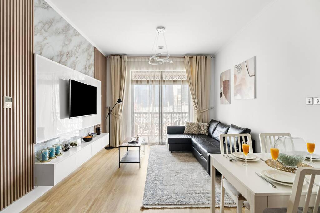 First Class Peaceful 1Br Pool Parking Near Burj Khalifa * Dubaï
