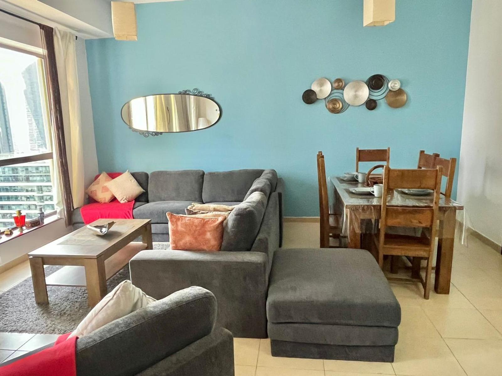 Appartement Amazing 1bdr In Jbr- Beach Access And Lake View *
