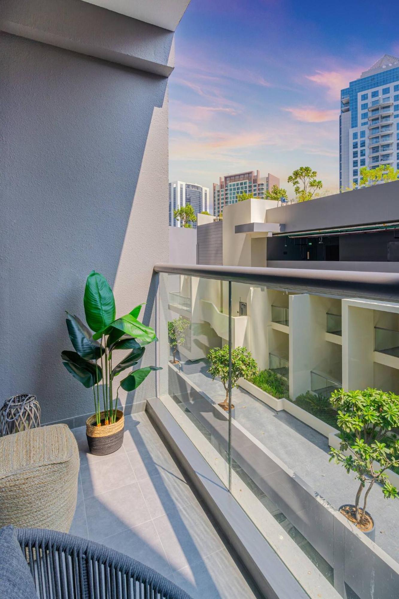 Luxurious Flat 3 Min To Burj Khalifa Sleeps 3 * Dubái