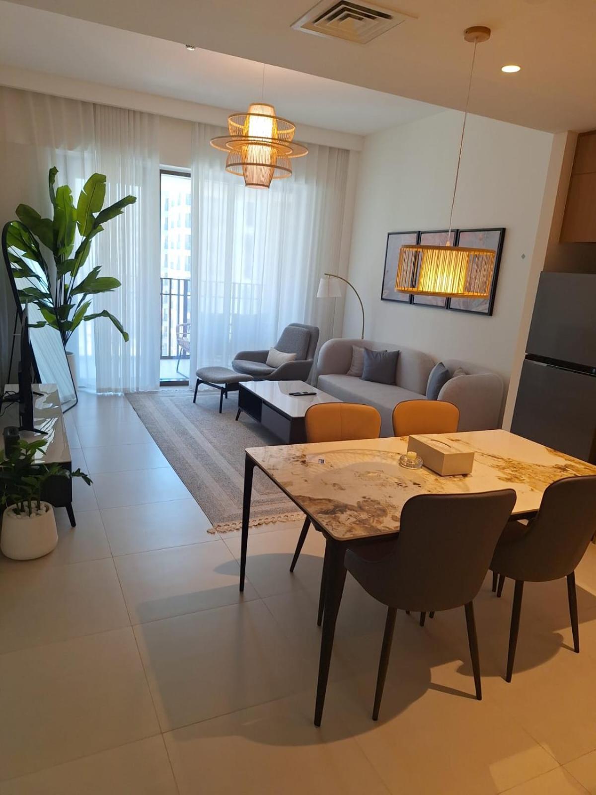 Creek Beachfront Heaven: 1br Luxe Harbor Flat Lägenhet