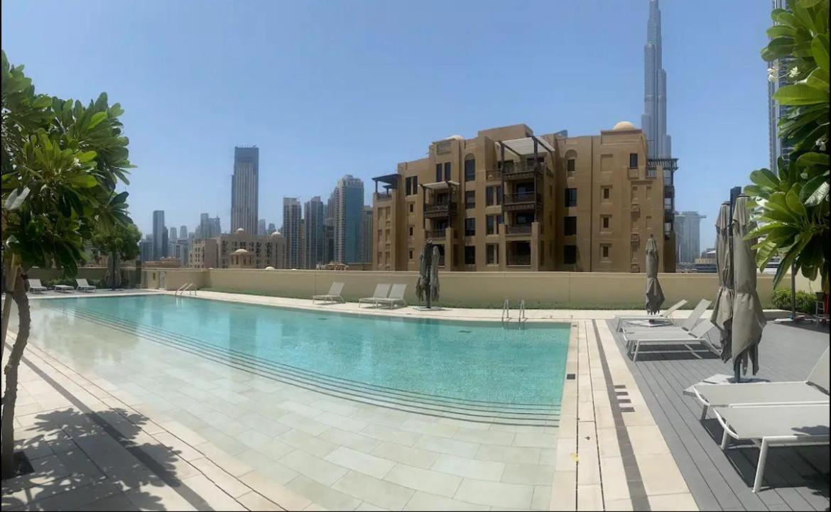 Burj Khalifa Dancing Fountain View * Dubai