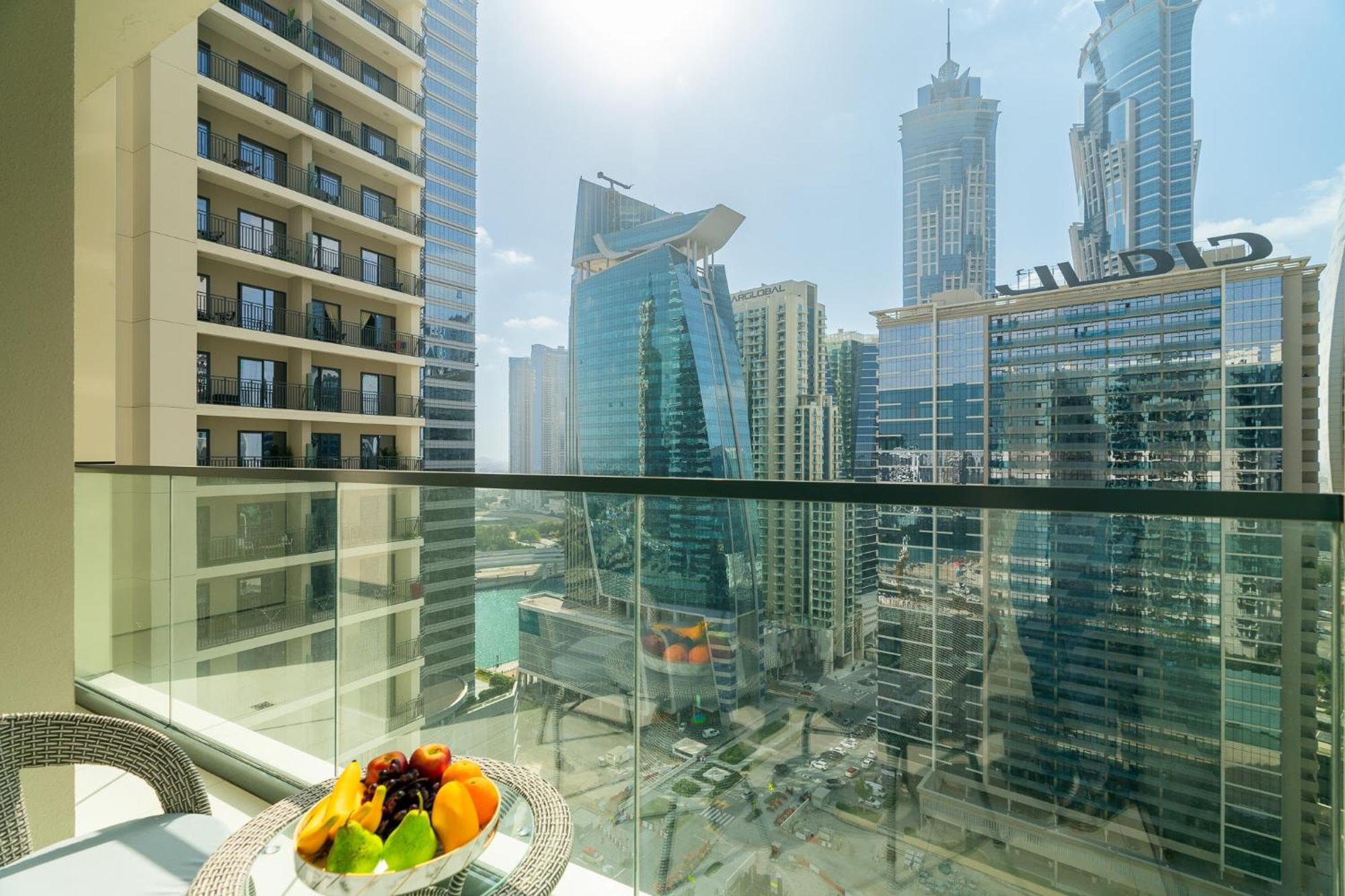 Citihome-1br In Business Bay Overlooking The Canal Dubai