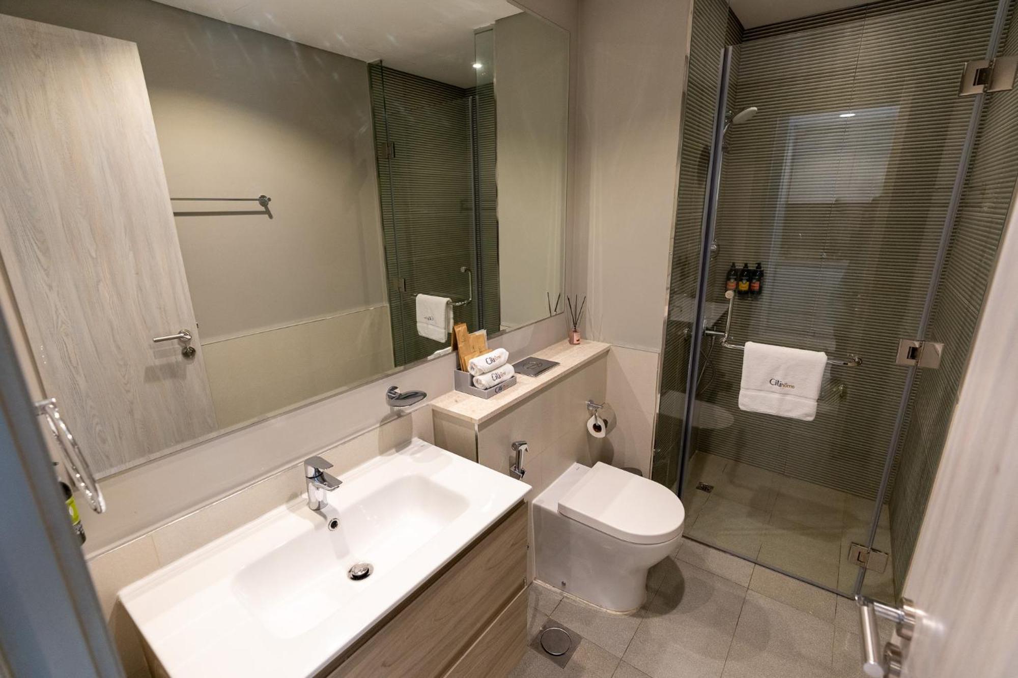 Citihome-1br In Business Bay Overlooking The Canal Dubai