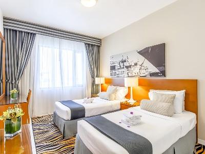 Hotel Golden Sands 10 3*