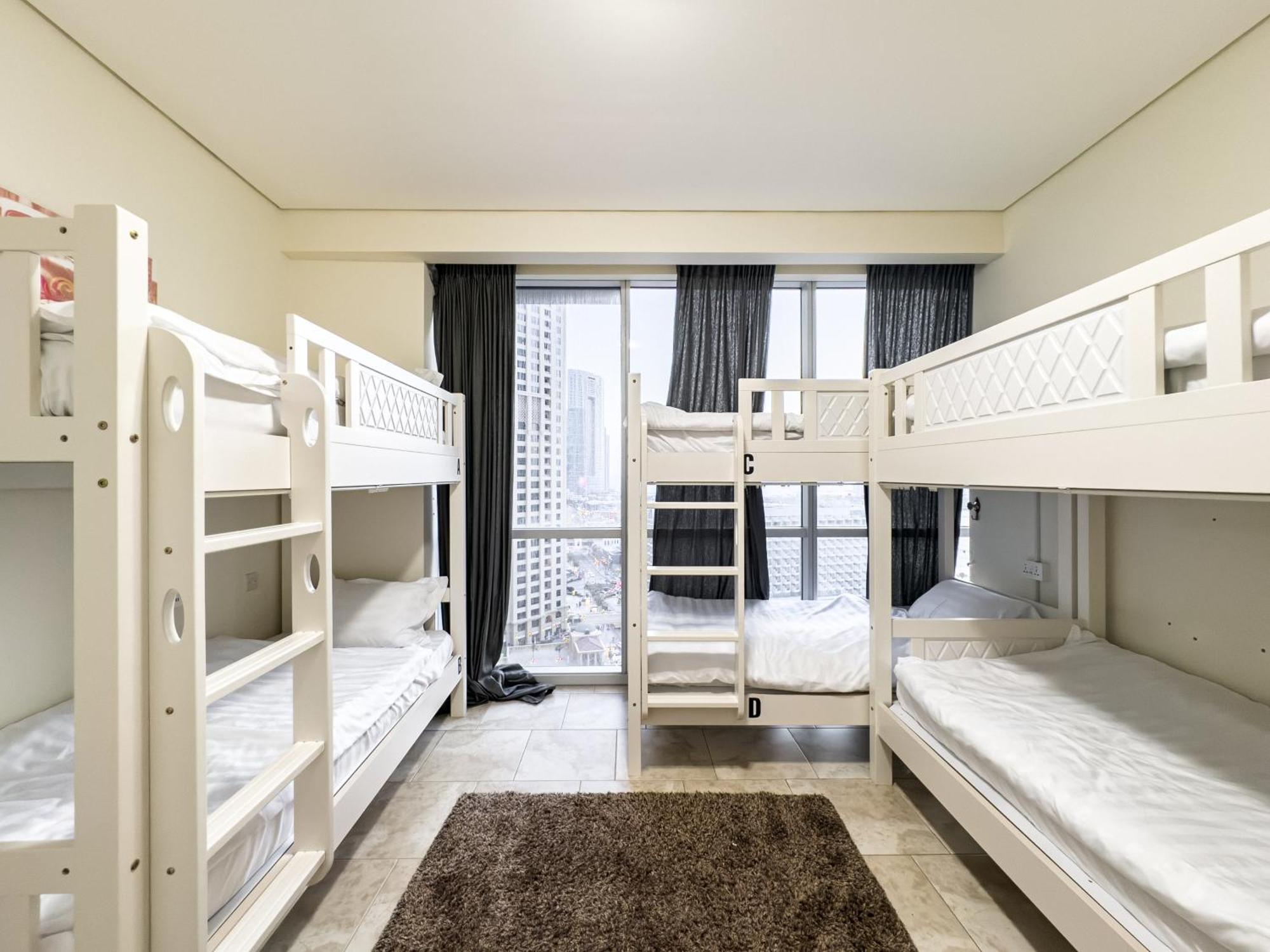 Ar Holiday Jbr Albergue