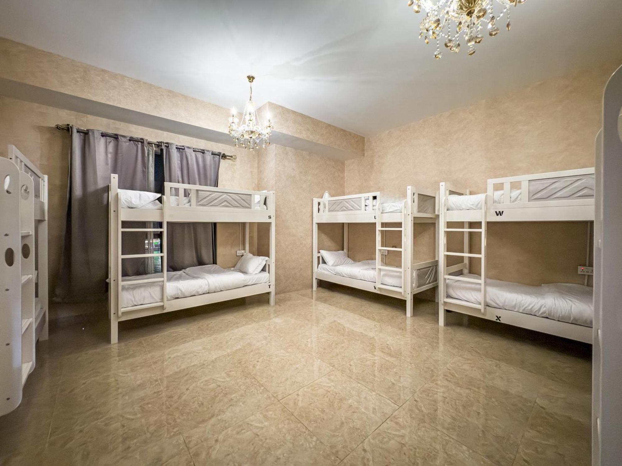 Ar Holiday Jbr 2 Ostello *