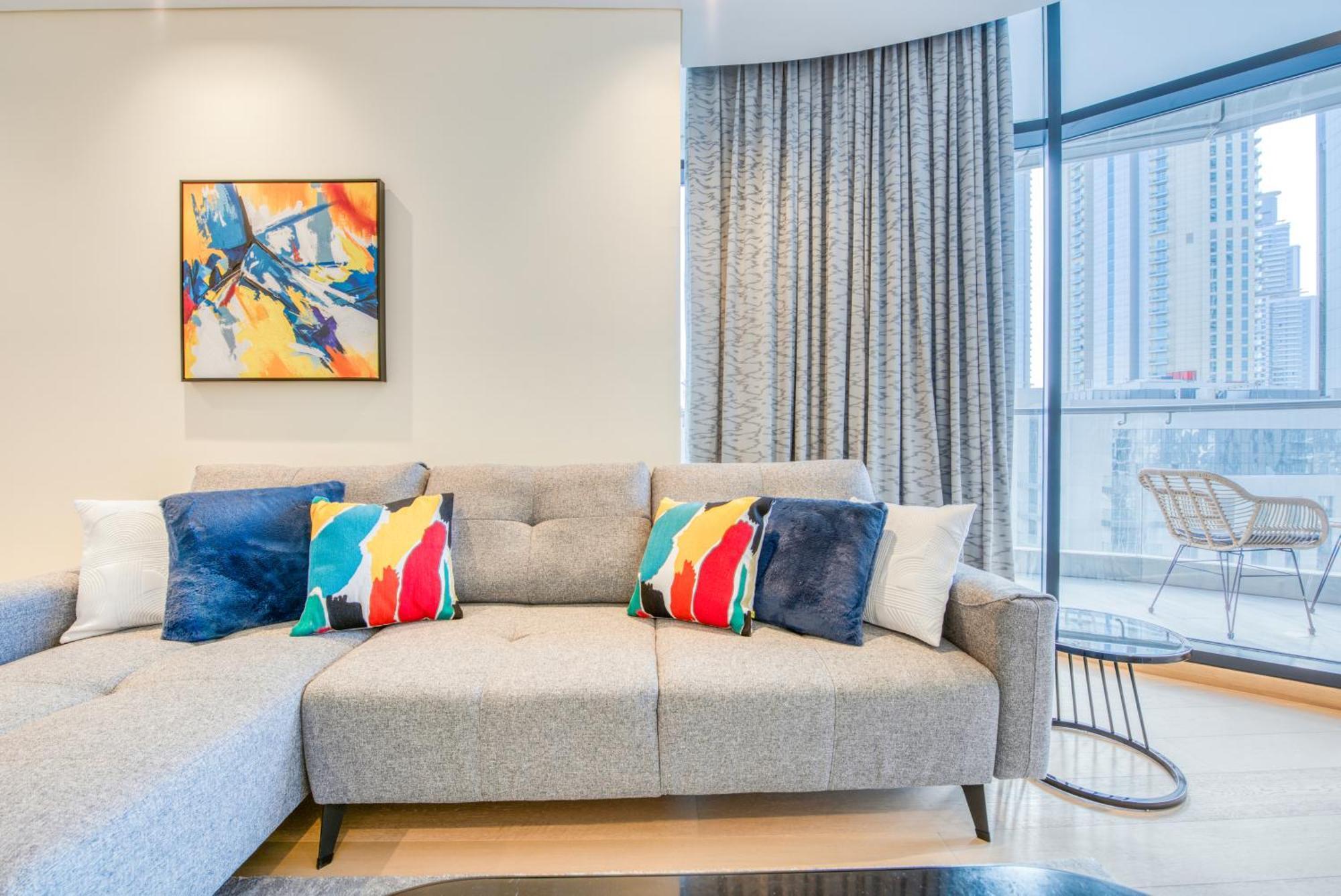 Apartamento Rh- Downtown Delight, Spacious 01br Near Mall & Burj Khalifa, Rp Heights Dubái