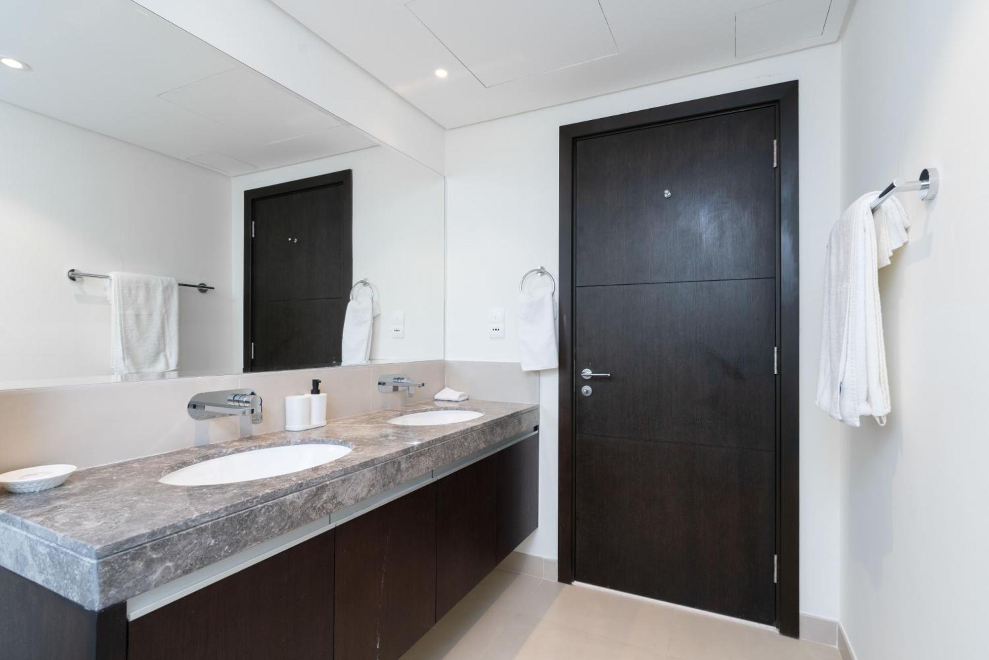 Lux Creek Harbour Blvd Views Apartment Dubai