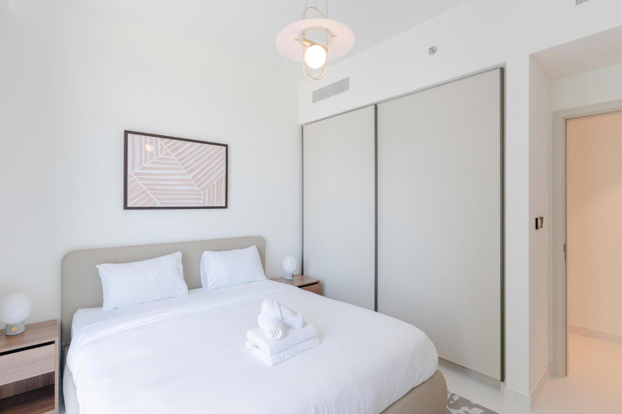 Spacious 3 Bedroom L Beachfront L Best Lay Out * Dubaï