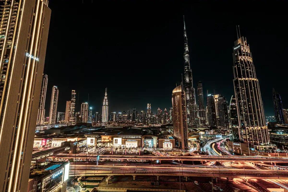 Burj Khalifa View & Mall Connection * Dubai