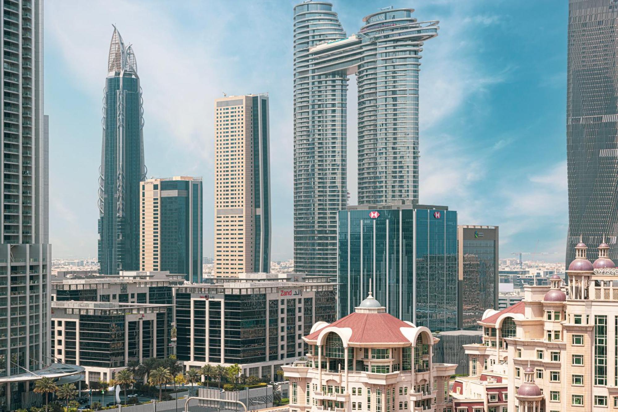 Burj Khalifa View & Mall Connection *