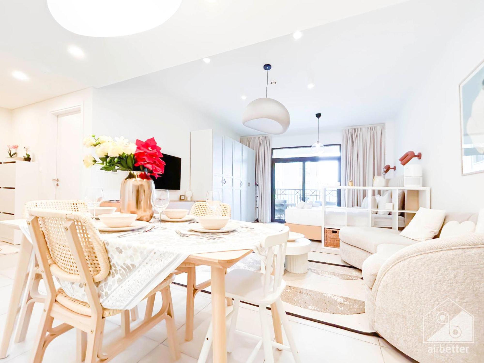 Cozy 1b Escape With Stunning Balcony Views Dubái