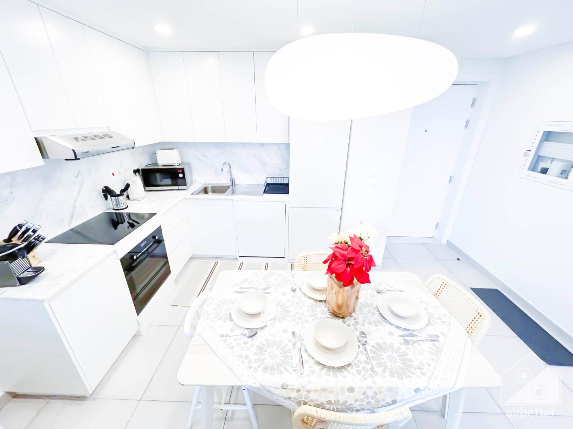 Cozy 1b Escape With Stunning Balcony Views Apartamento *