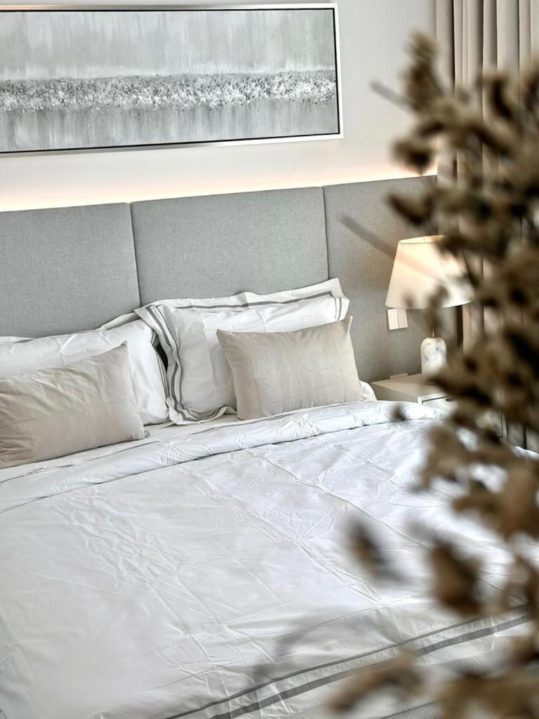 La Vie, Jbr- Sea View With Beach Access- Happy Holidays Lux Apartemen