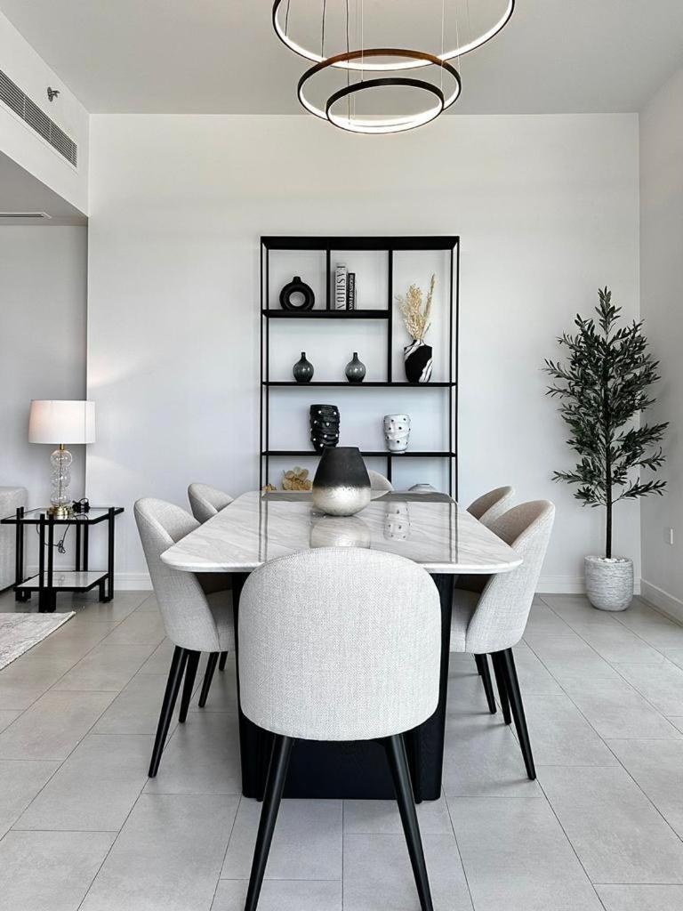 La Vie, Jbr- Sea View With Beach Access- Happy Holidays Lux Apartemen *