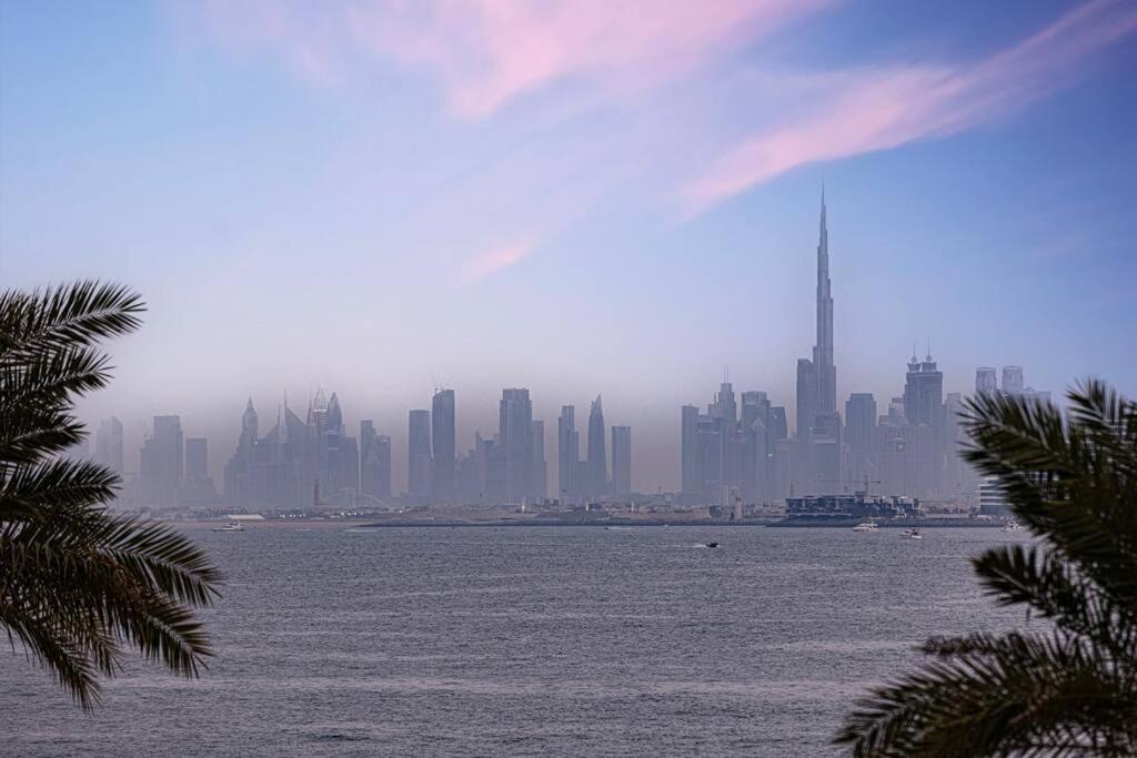 Apartemen First Class 2br Expansive Balcony Oasis Dubai