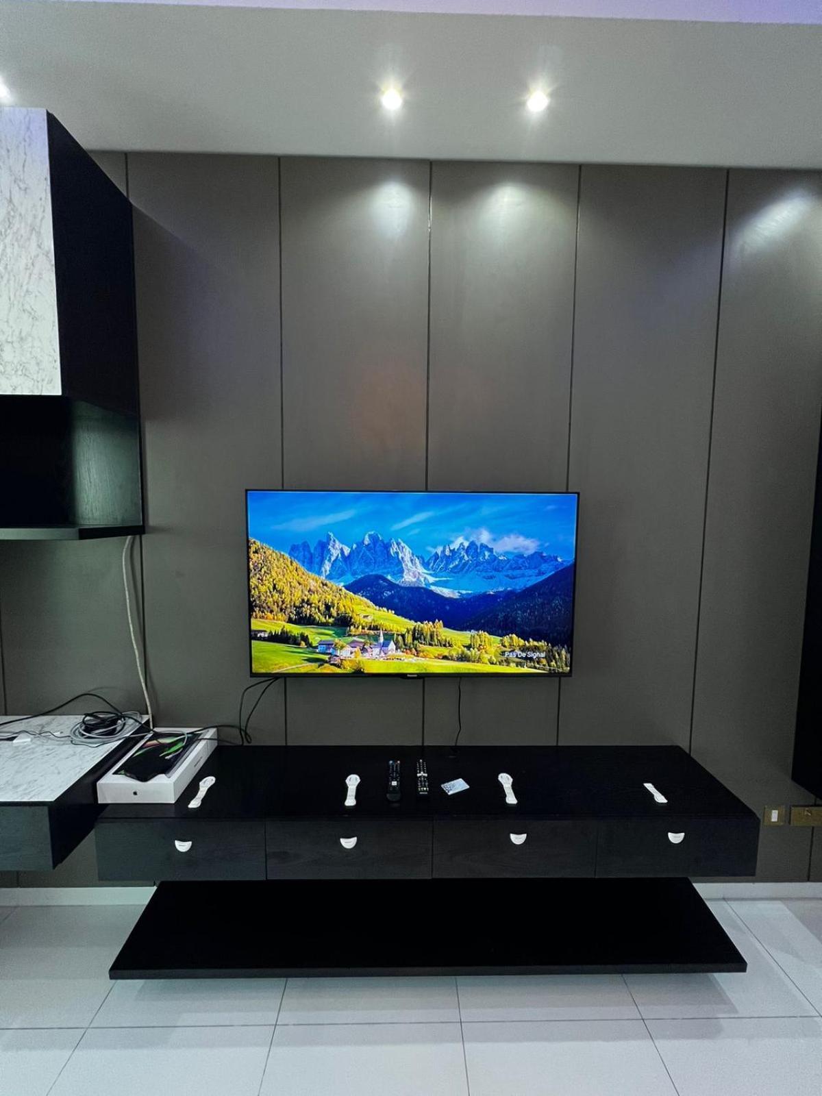 1bhk Serviced Luxury With Kids Apartment *