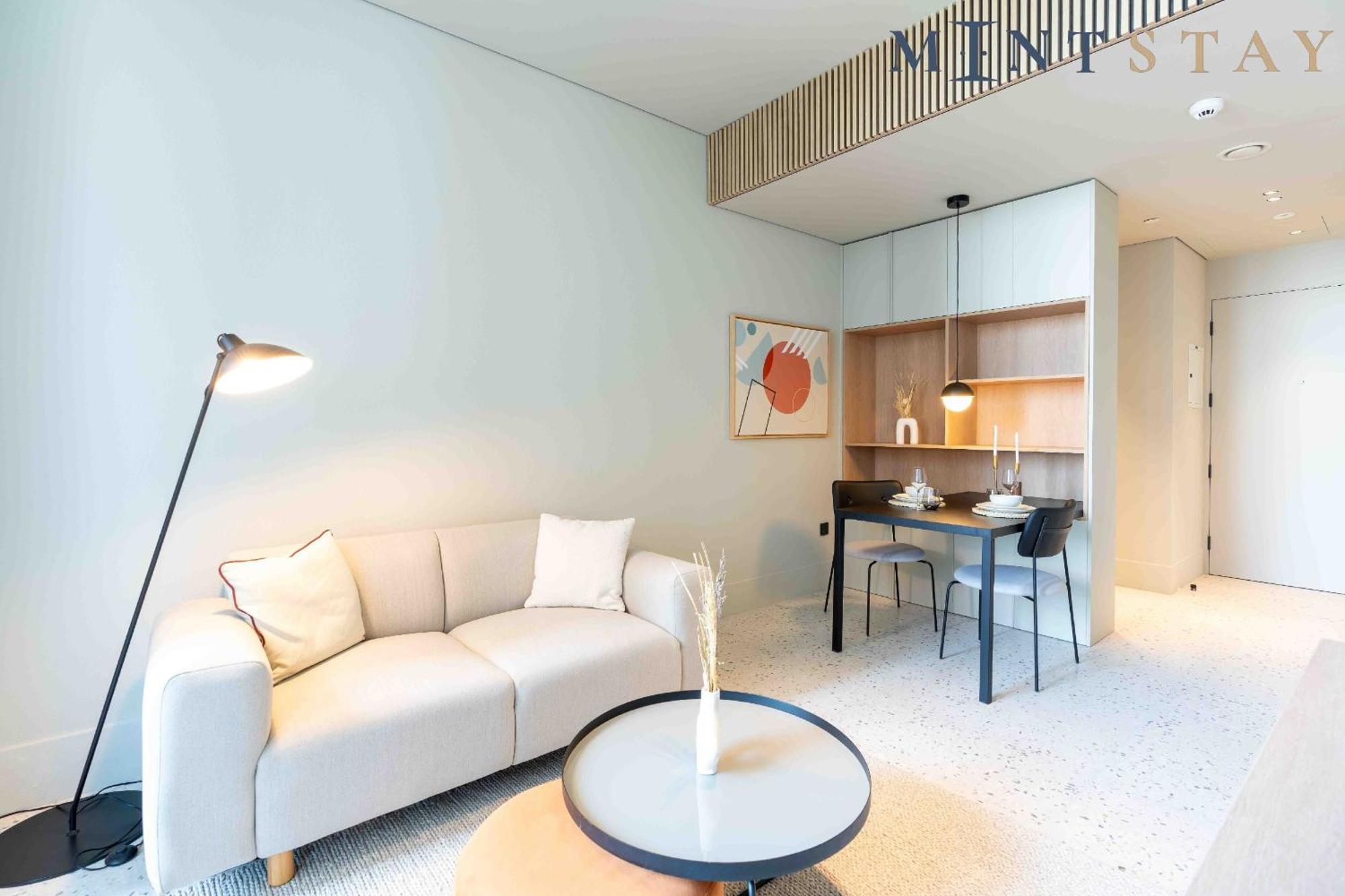 Upside Living, Business Bay - Mint Apartemen Dubai