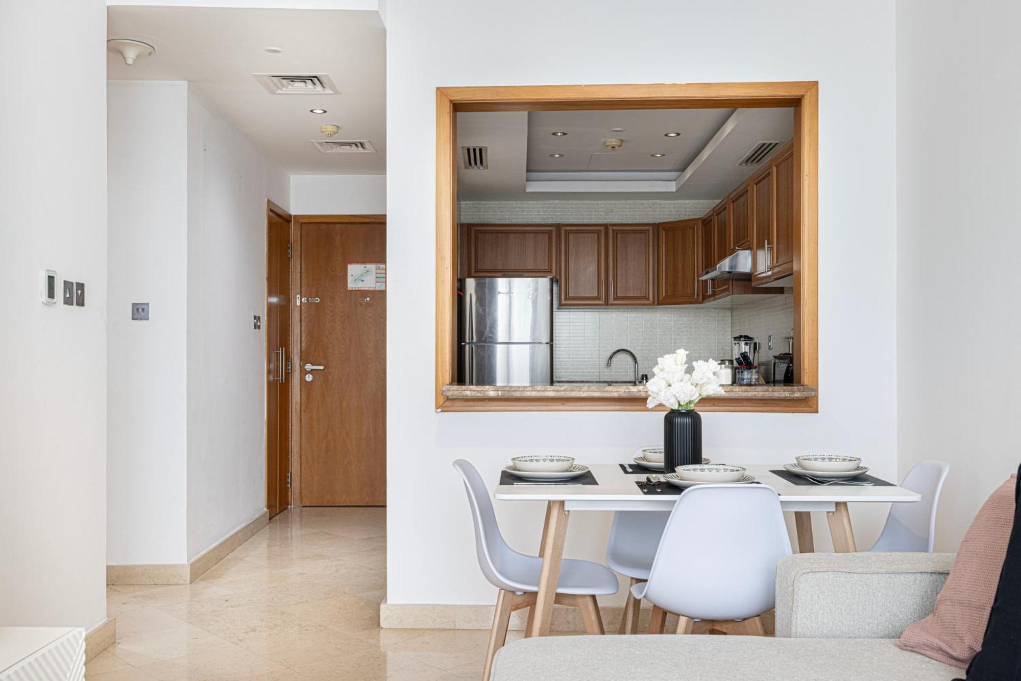 Luxury 1br At Marina: Stunning Marina Views, Pool & Gym Apartamento