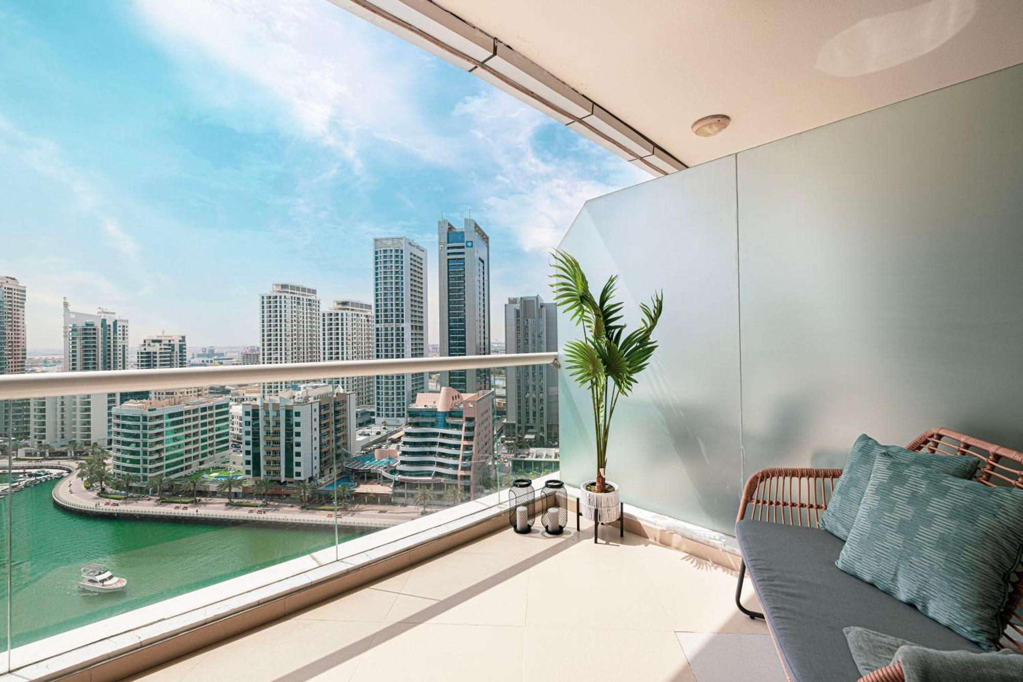 Luxury 1br At Marina: Stunning Marina Views, Pool & Gym * Dubái