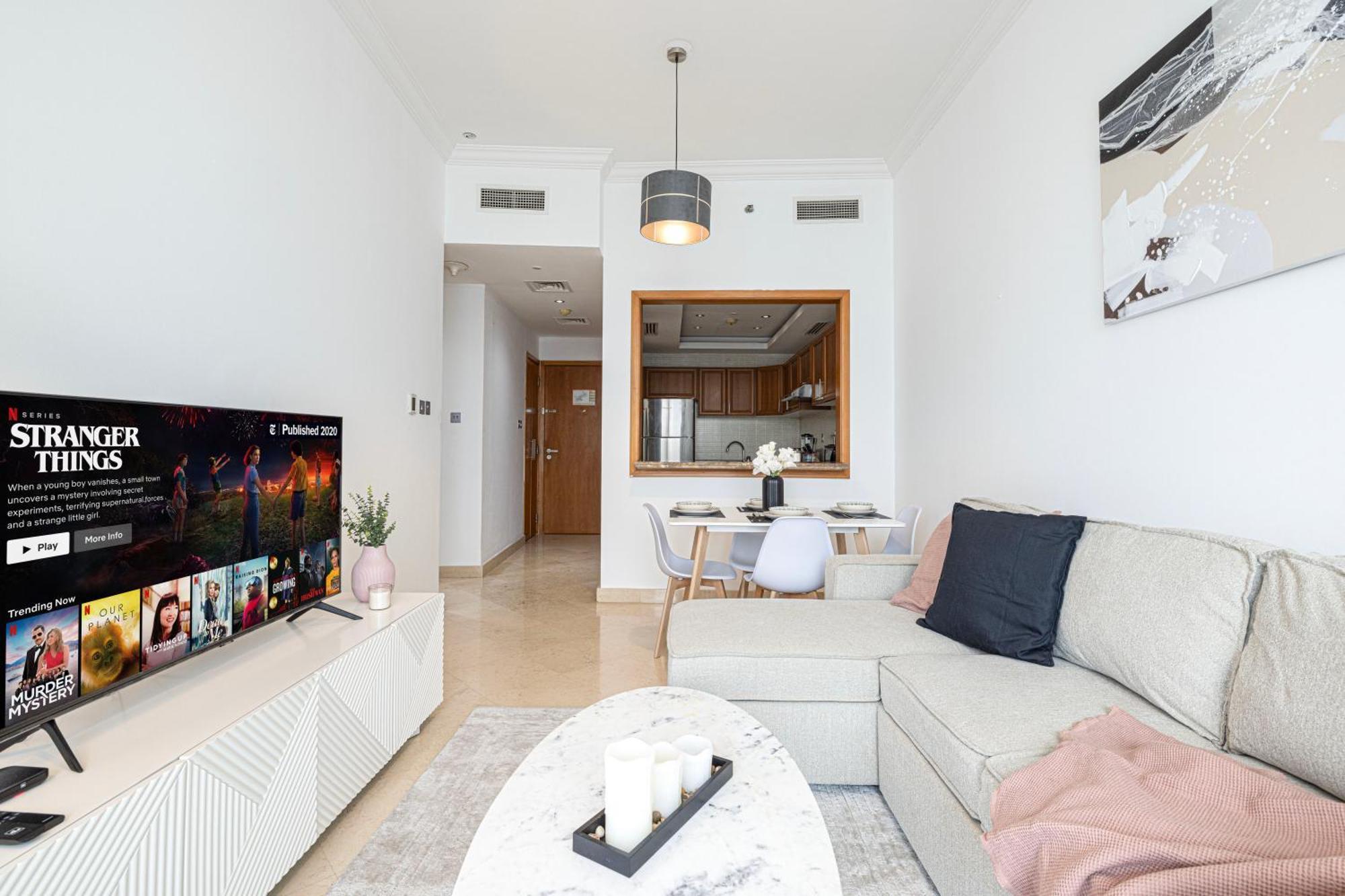 Apartamento Luxury 1br At Marina: Stunning Marina Views, Pool & Gym