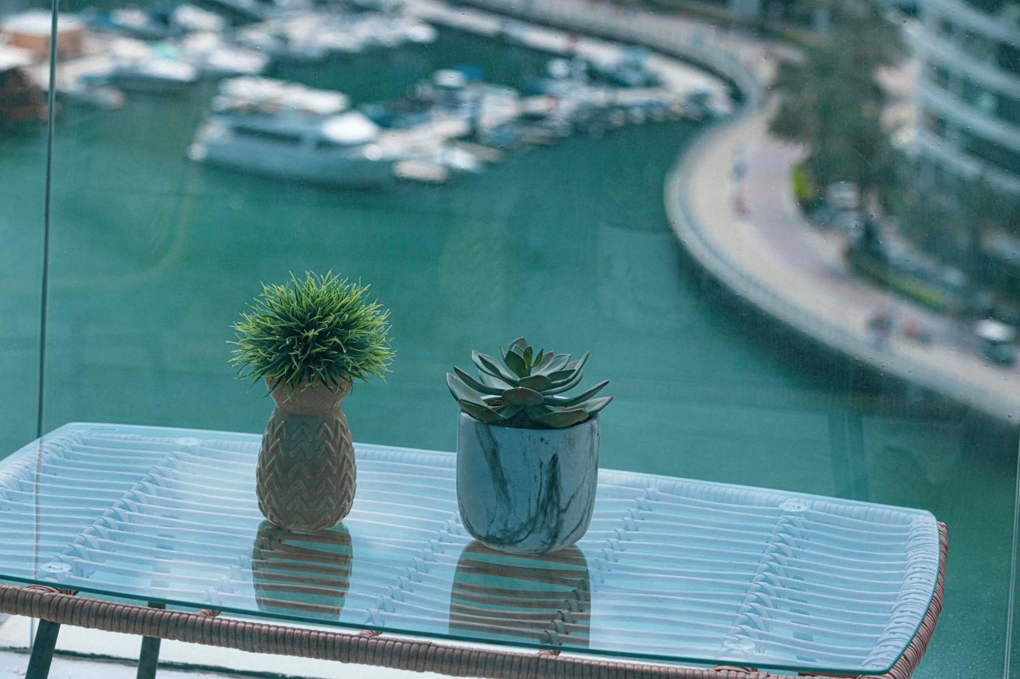 Luxury 1br At Marina: Stunning Marina Views, Pool & Gym Apartamento