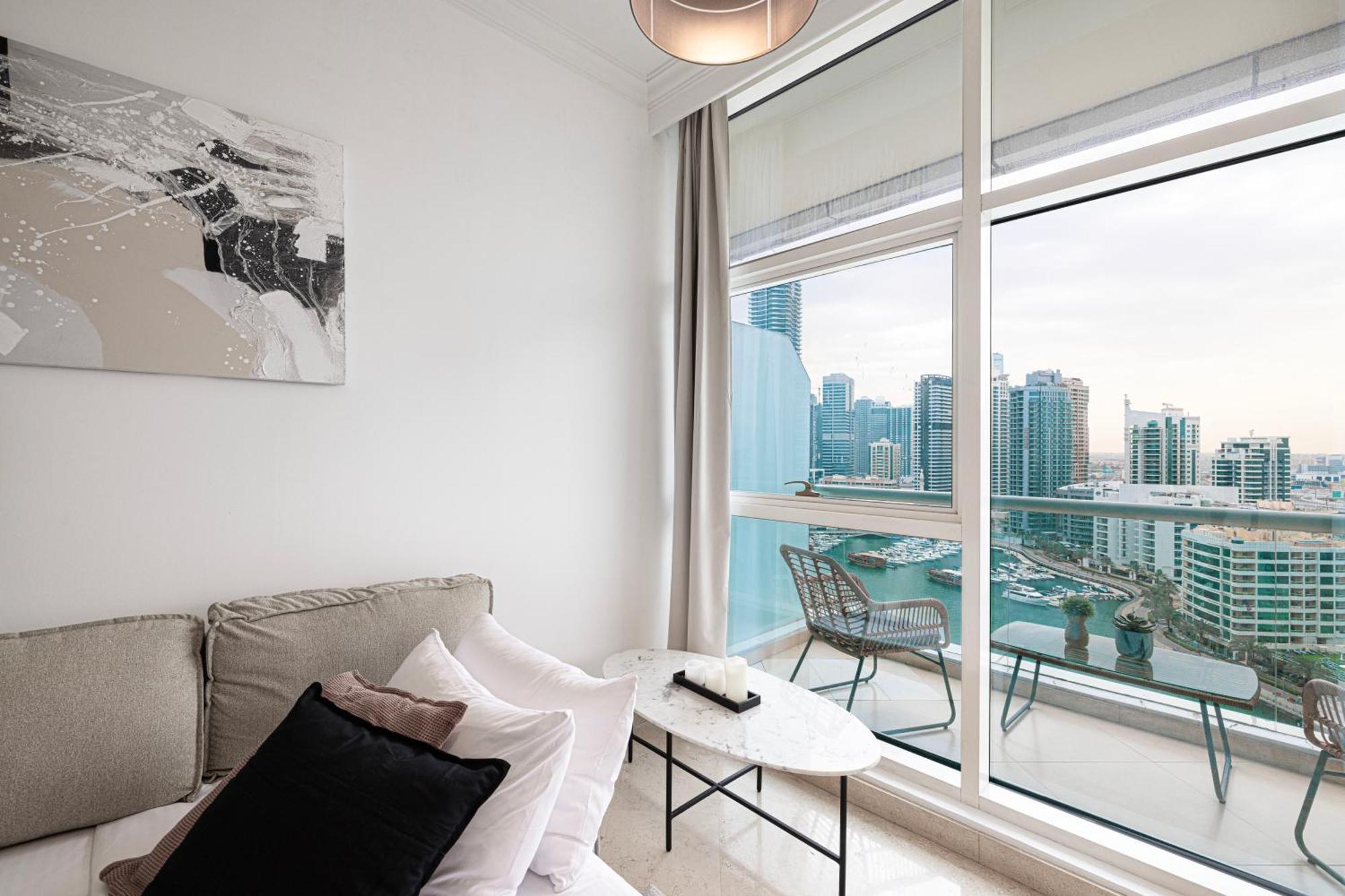 Luxury 1br At Marina: Stunning Marina Views, Pool & Gym Apartamento