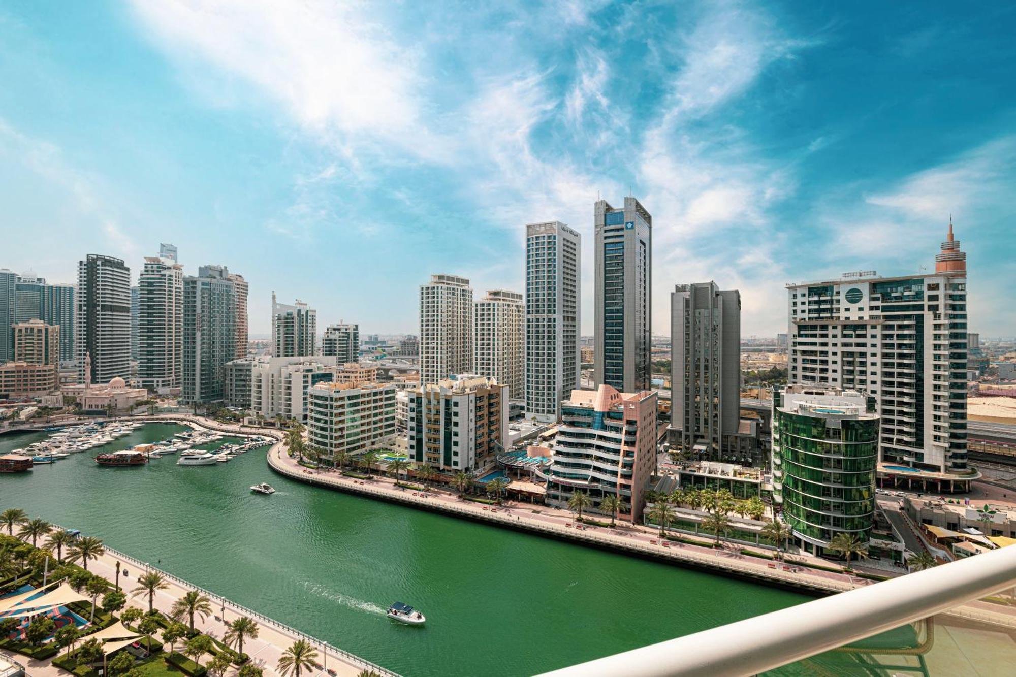 Apartamento Luxury 1br At Marina: Stunning Marina Views, Pool & Gym