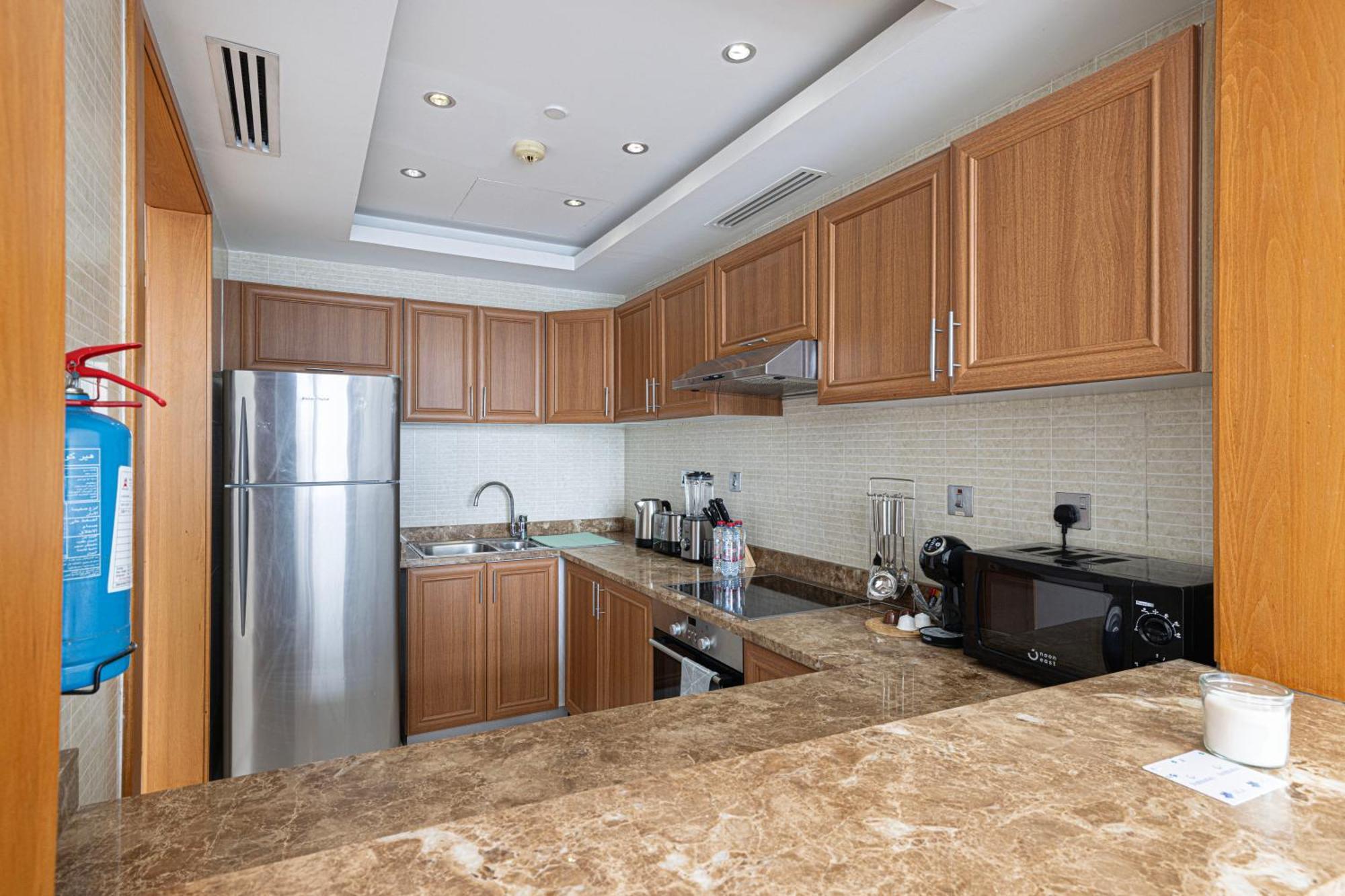Luxury 1br At Marina: Stunning Marina Views, Pool & Gym * Dubái