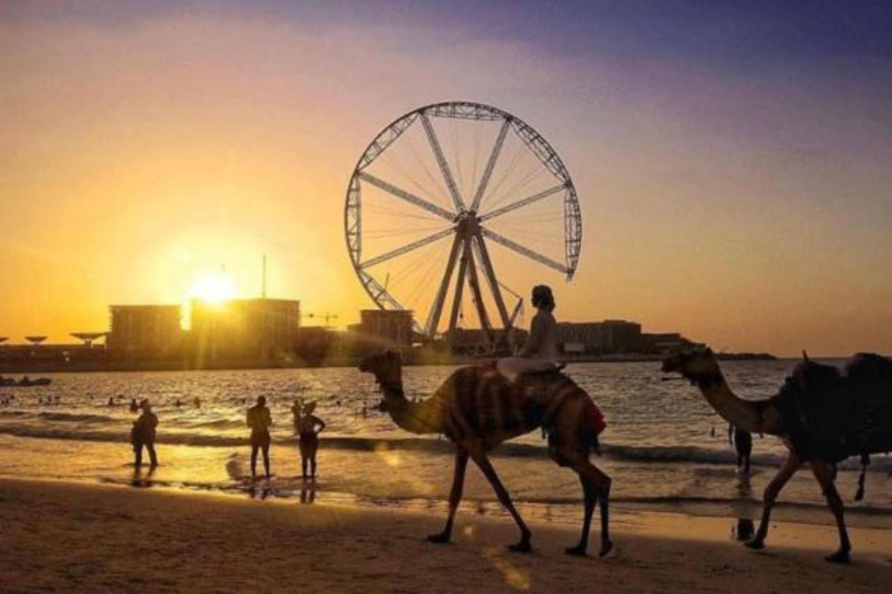 Asrama Seaview Beach Jbr - Walk To Beach - Gym - Pool - Metro Station