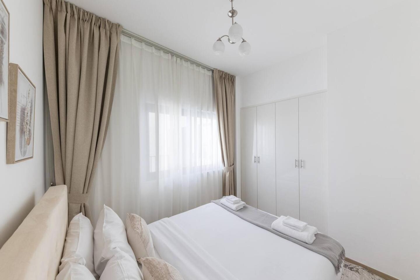 Comfortable 2bd Next To Metro & Mall Dubai