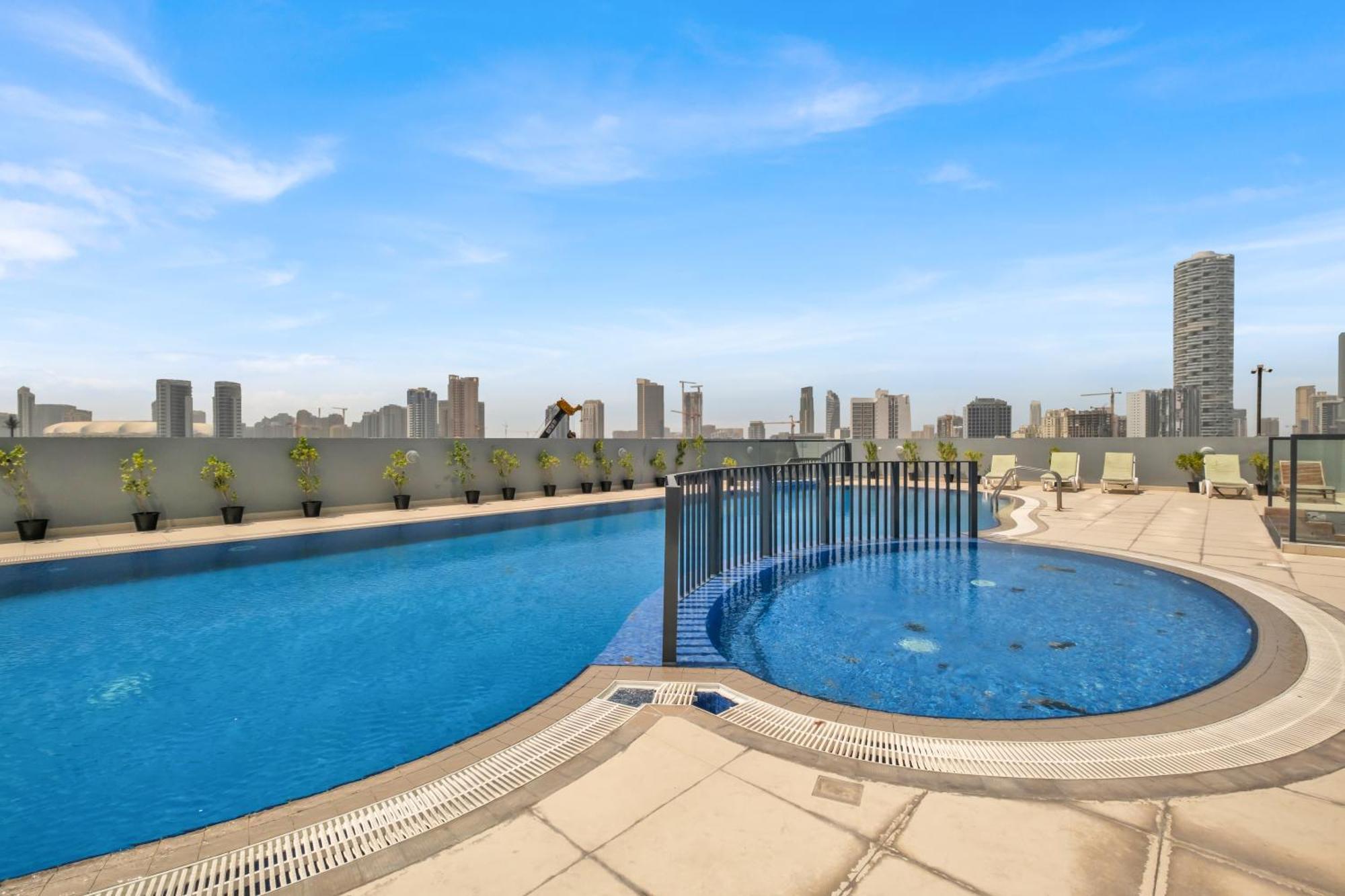 Lejlighed Stylish 2br For 6 With King Beds, Pool, Gym In Jvc