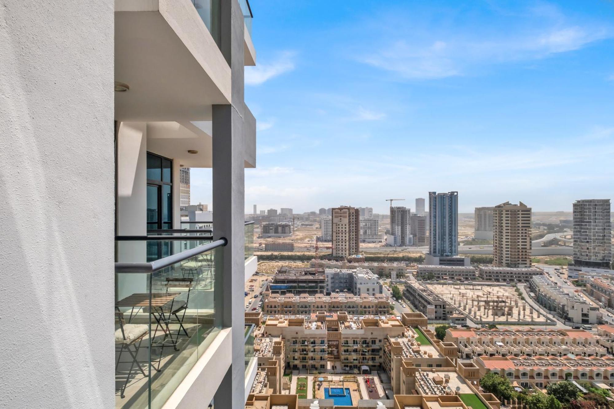 Lejlighed Stylish 2br For 6 With King Beds, Pool, Gym In Jvc Dubai