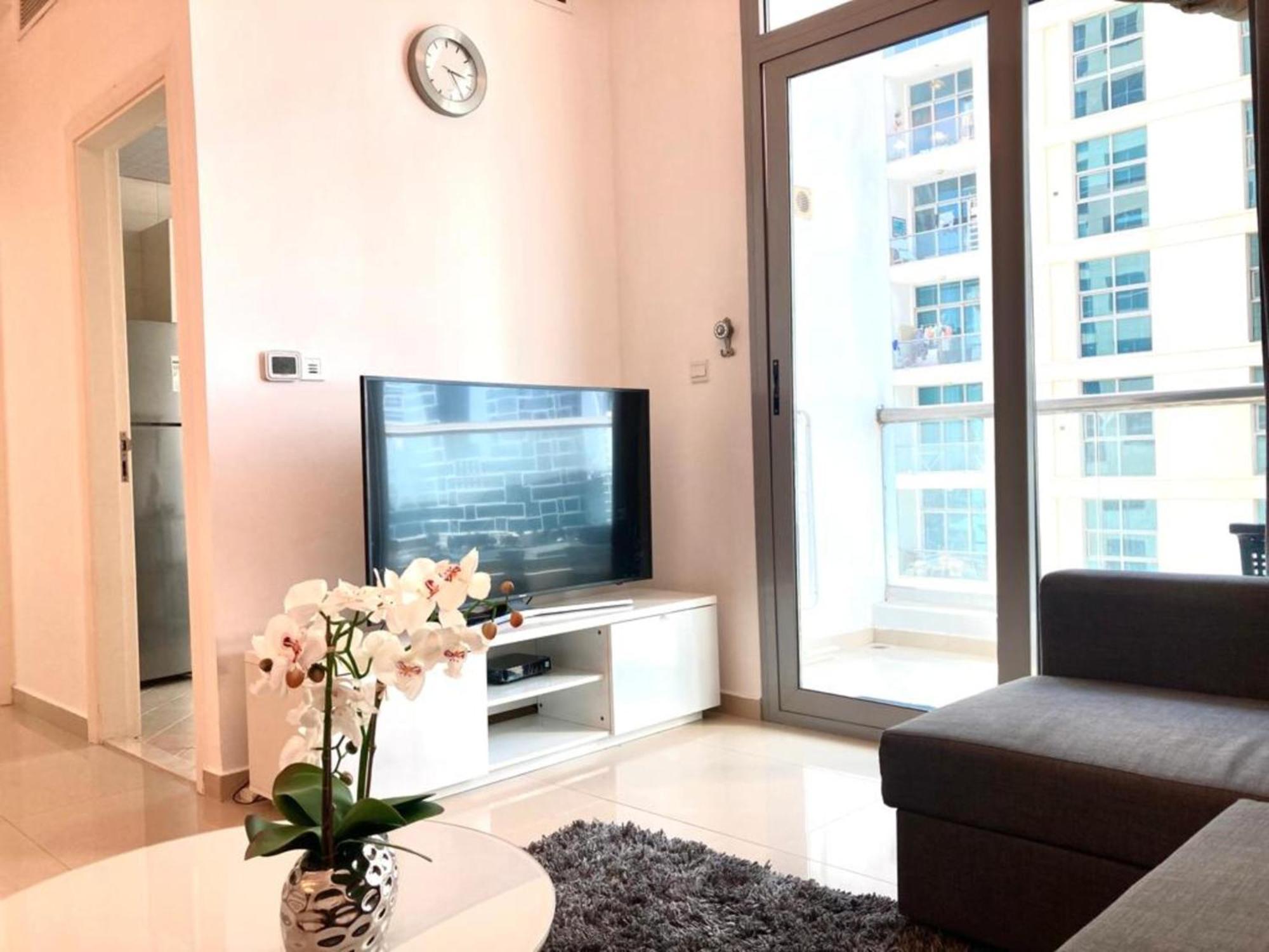 Gorgeous 1 Bed With Balcony - Walk Distance * Dubái