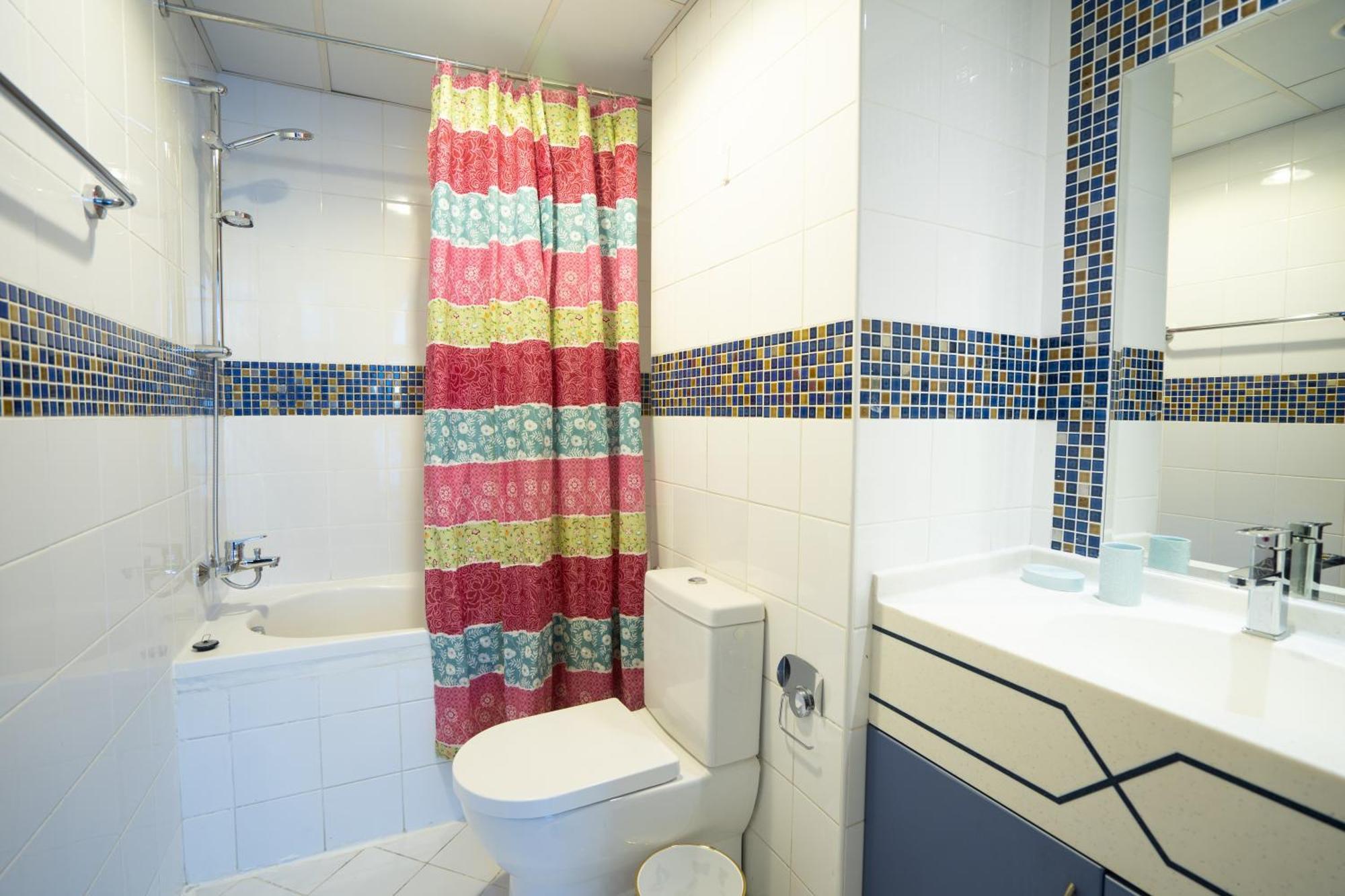 Apartment 1br Near Metro Jlt Pool Gym Fast Wi-fi *