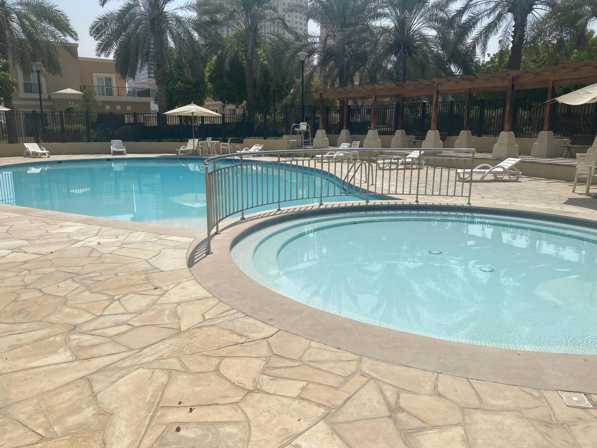 Spacious 4-bedroom Villa, Children Friendly * Dubái