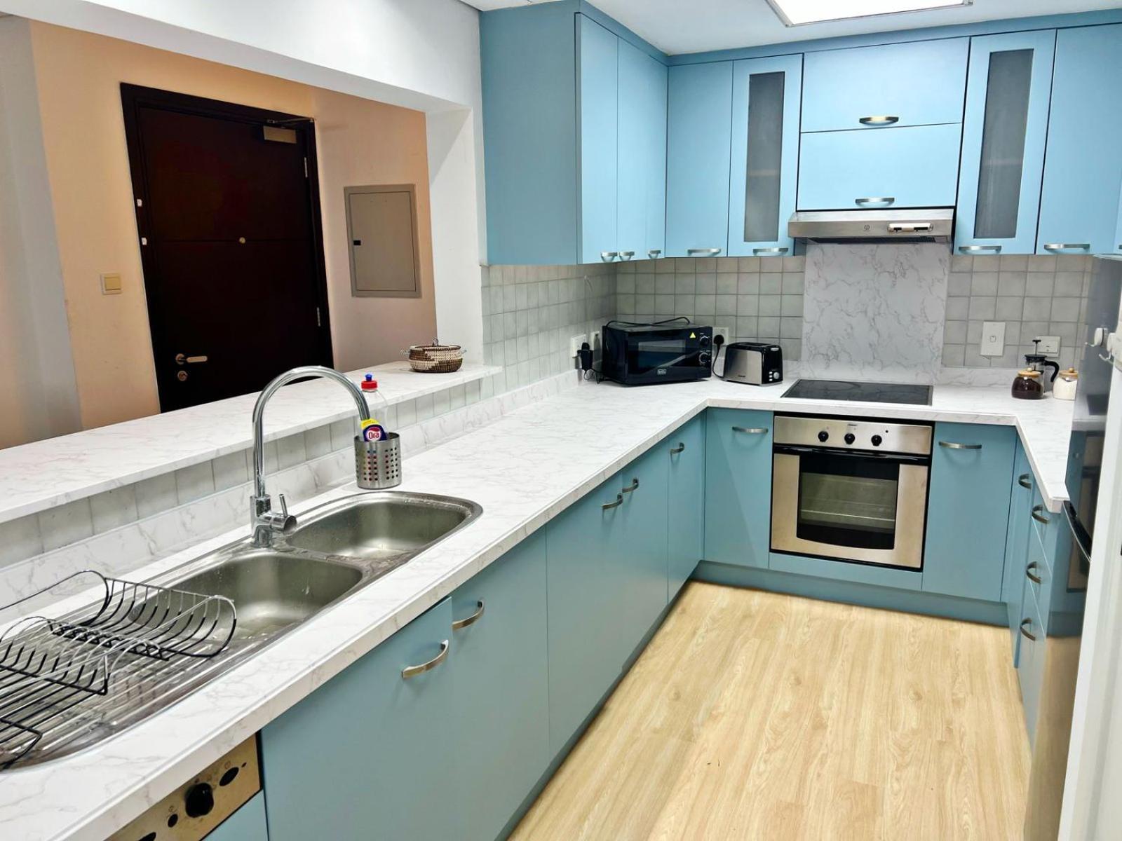 Newly Renovated Marina & Sea View Family Apartamento