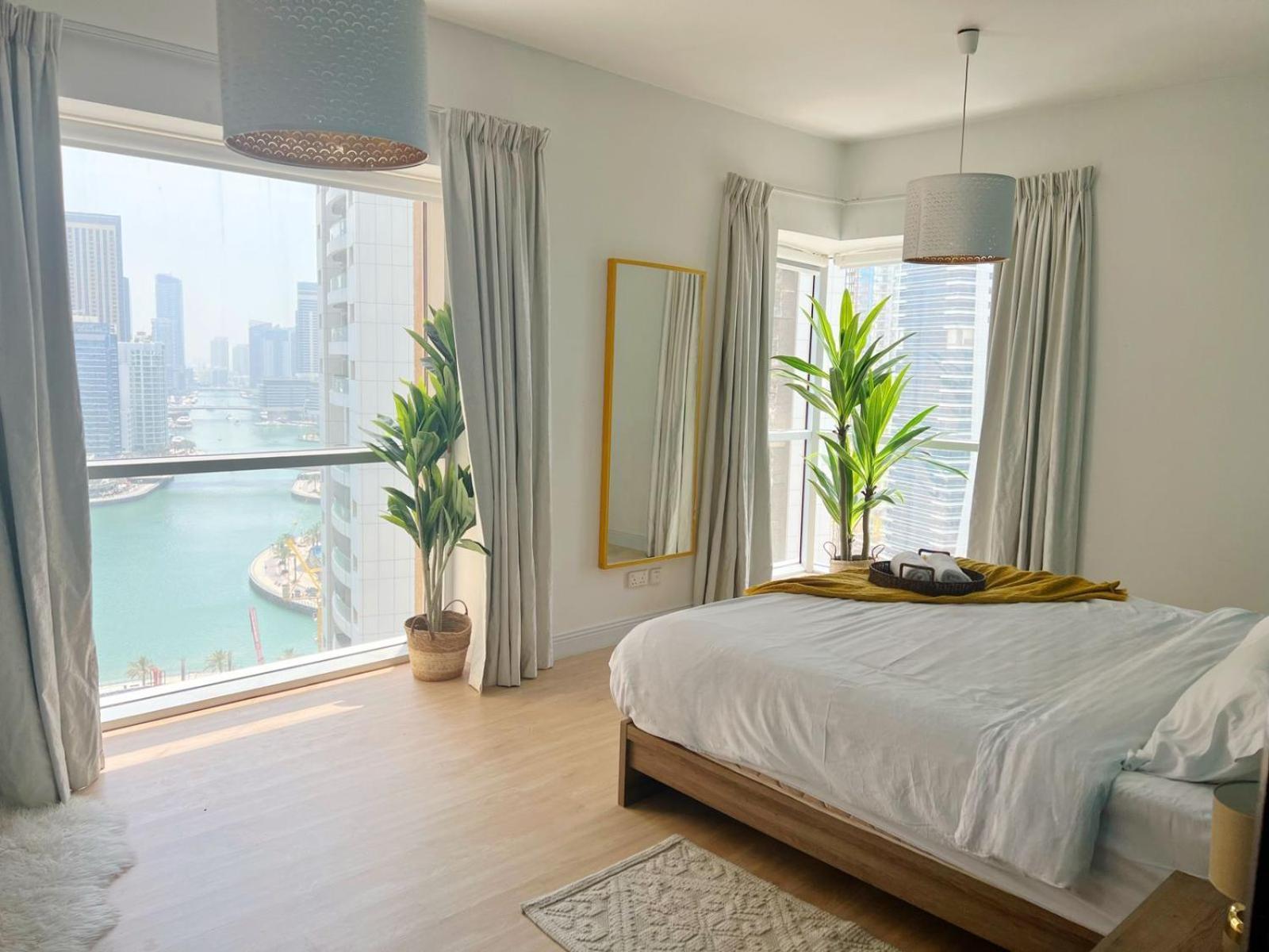 Newly Renovated Marina & Sea View Family *