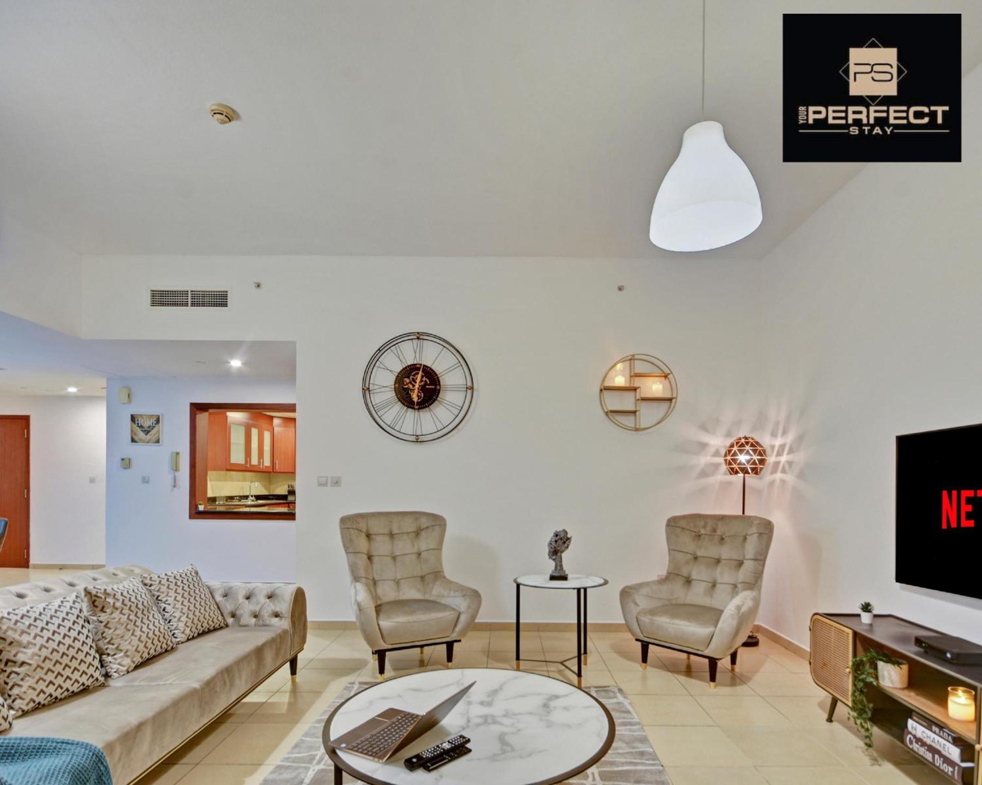 Jumeirah Beach Residence: Marina Views & Luxury Amenities Apartment