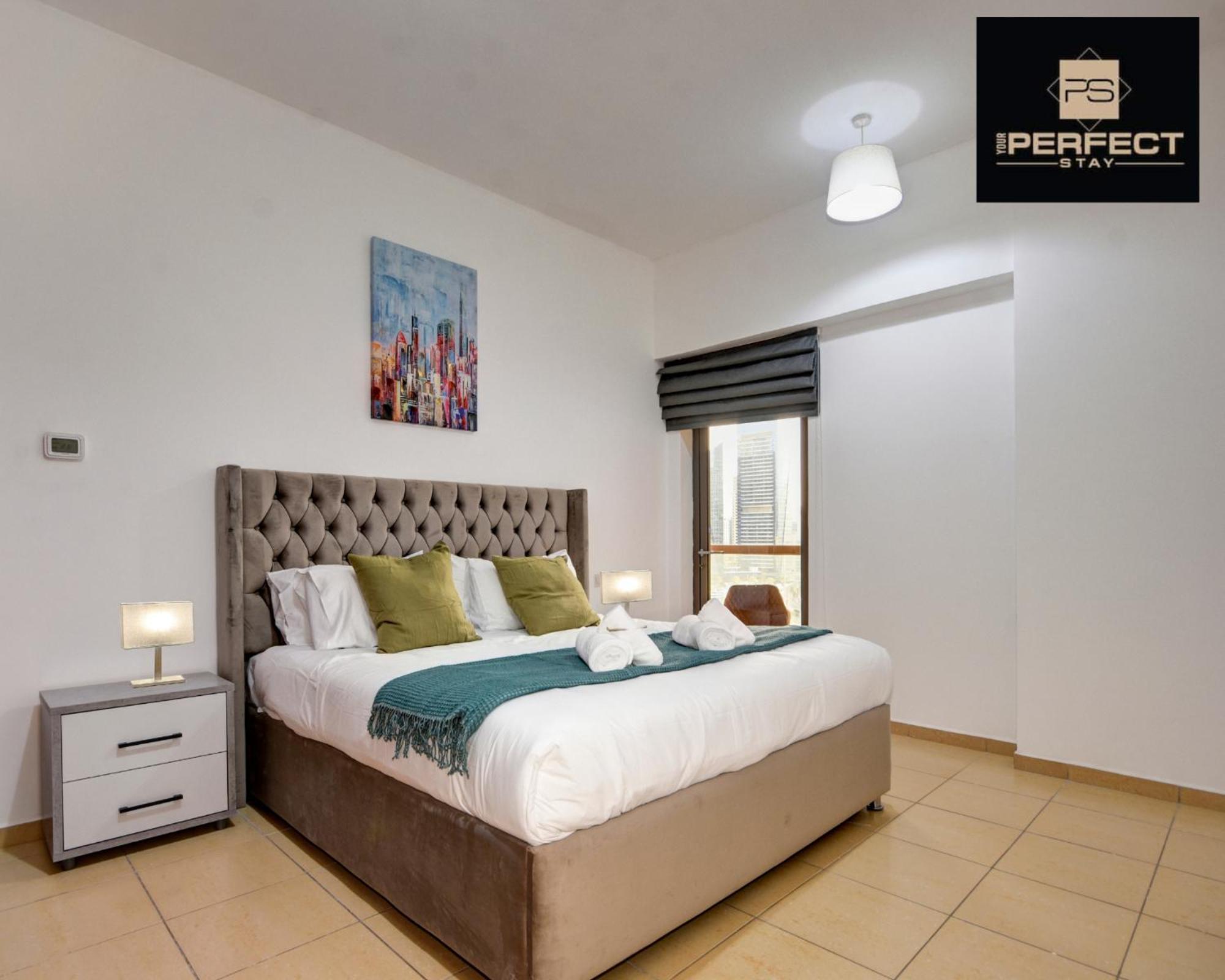 Apartment Jumeirah Beach Residence: Marina Views & Luxury Amenities