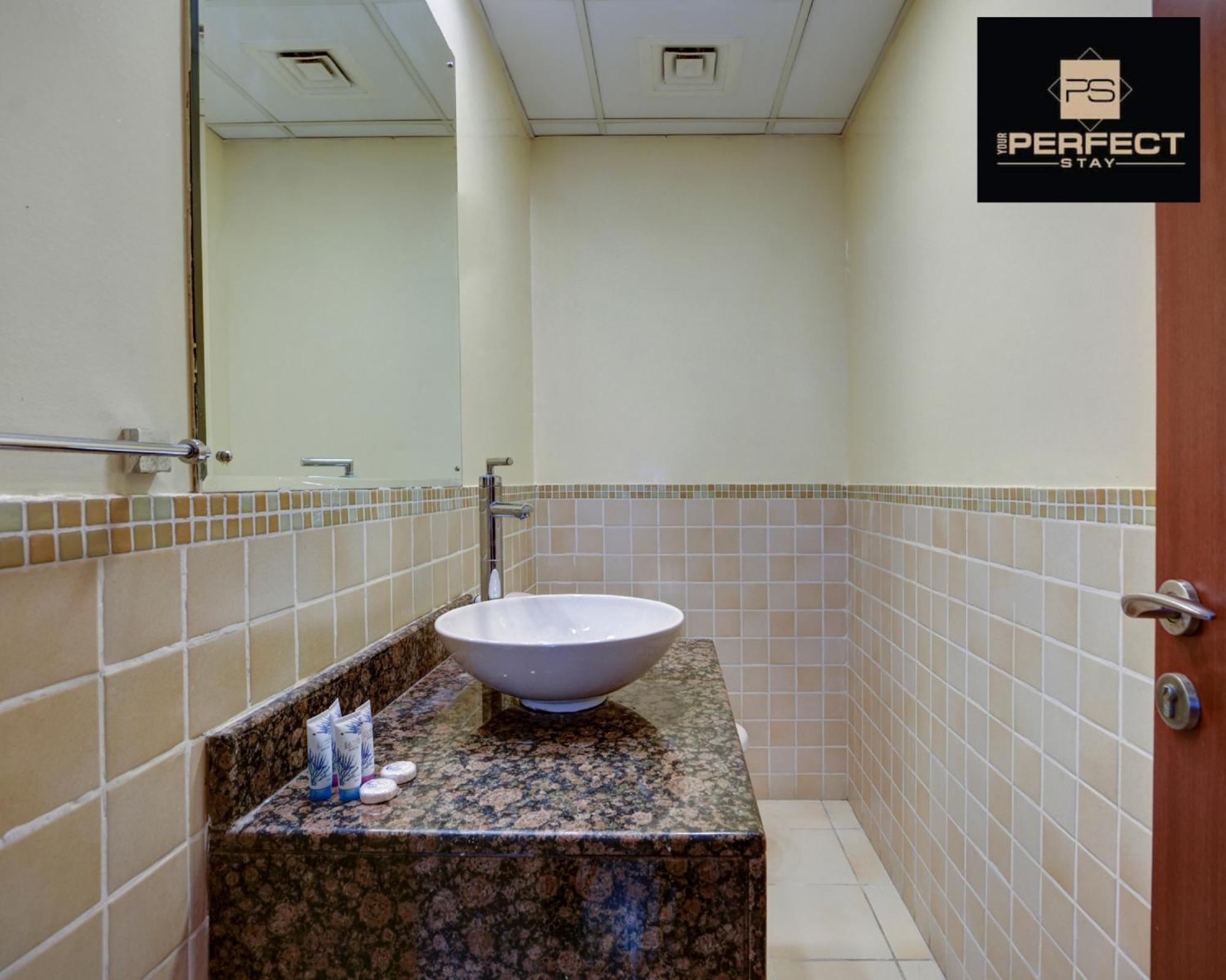 Jumeirah Beach Residence: Marina Views & Luxury Amenities *