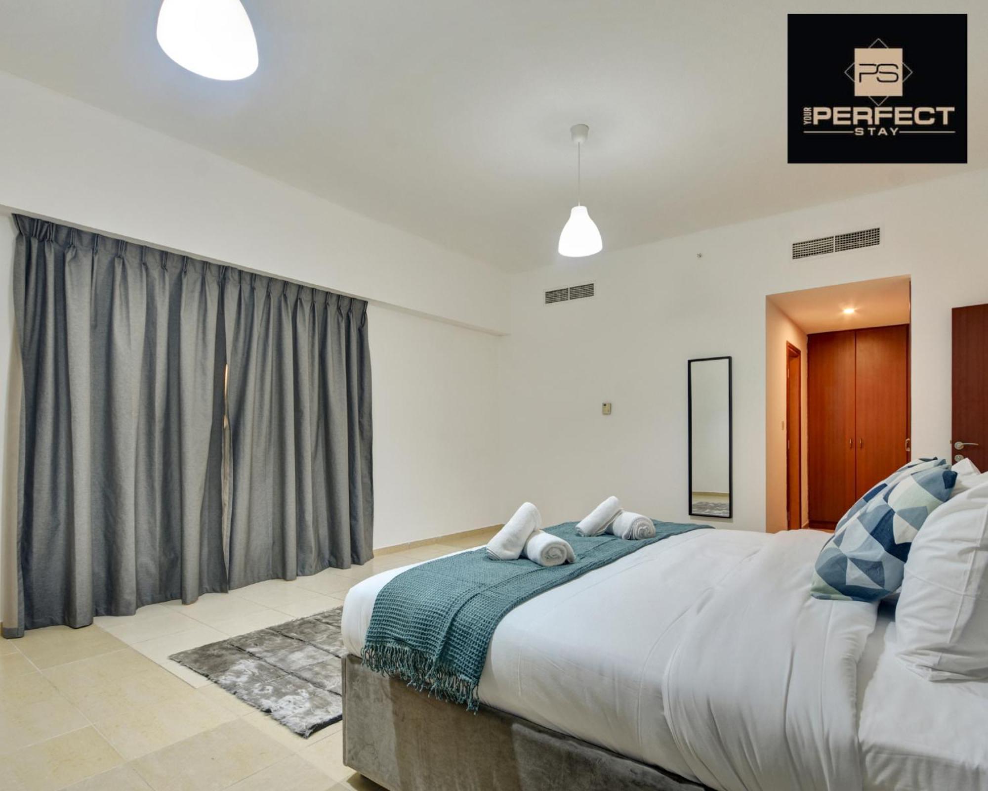 Jumeirah Beach Residence: Marina Views & Luxury Amenities