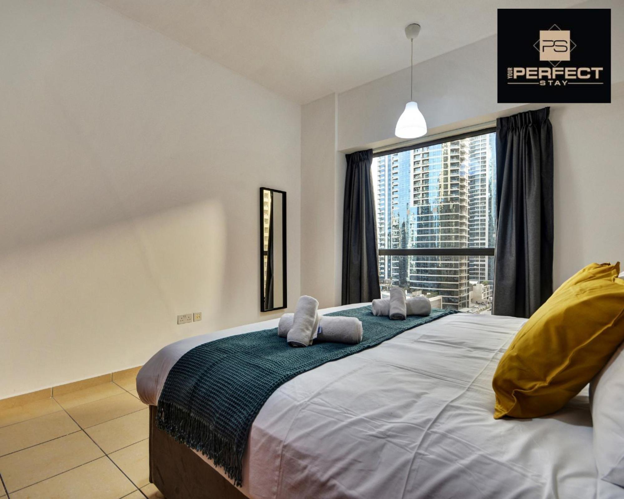 Jumeirah Beach Residence: Marina Views & Luxury Amenities *