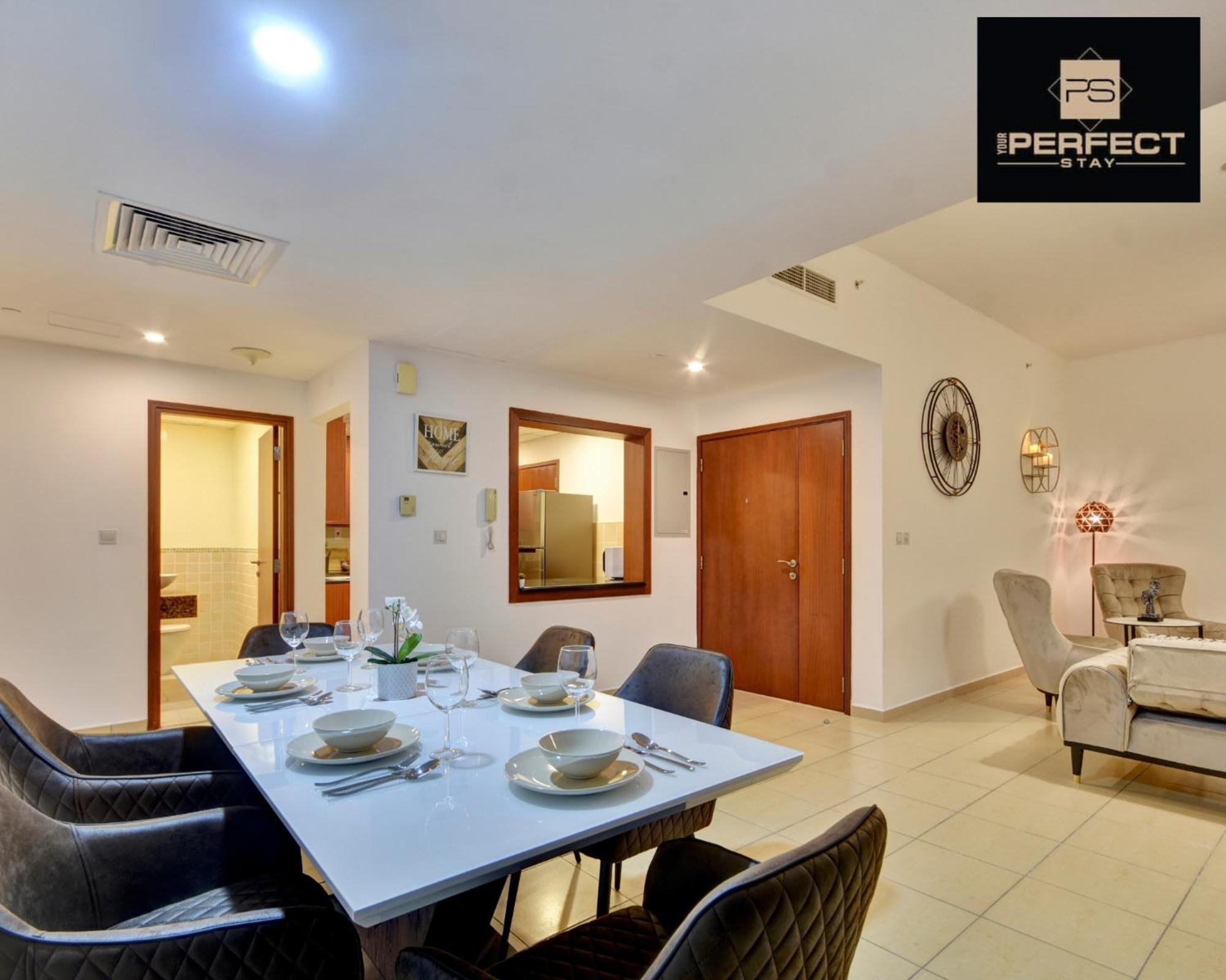 Jumeirah Beach Residence: Marina Views & Luxury Amenities